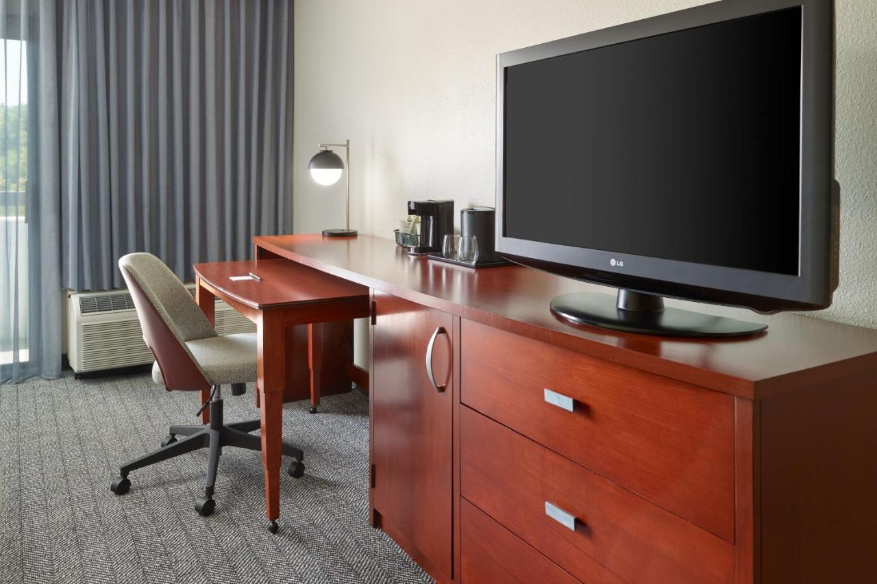 Courtyard By Marriott Atlanta Executive Park/Emory Hotell Exteriör bild