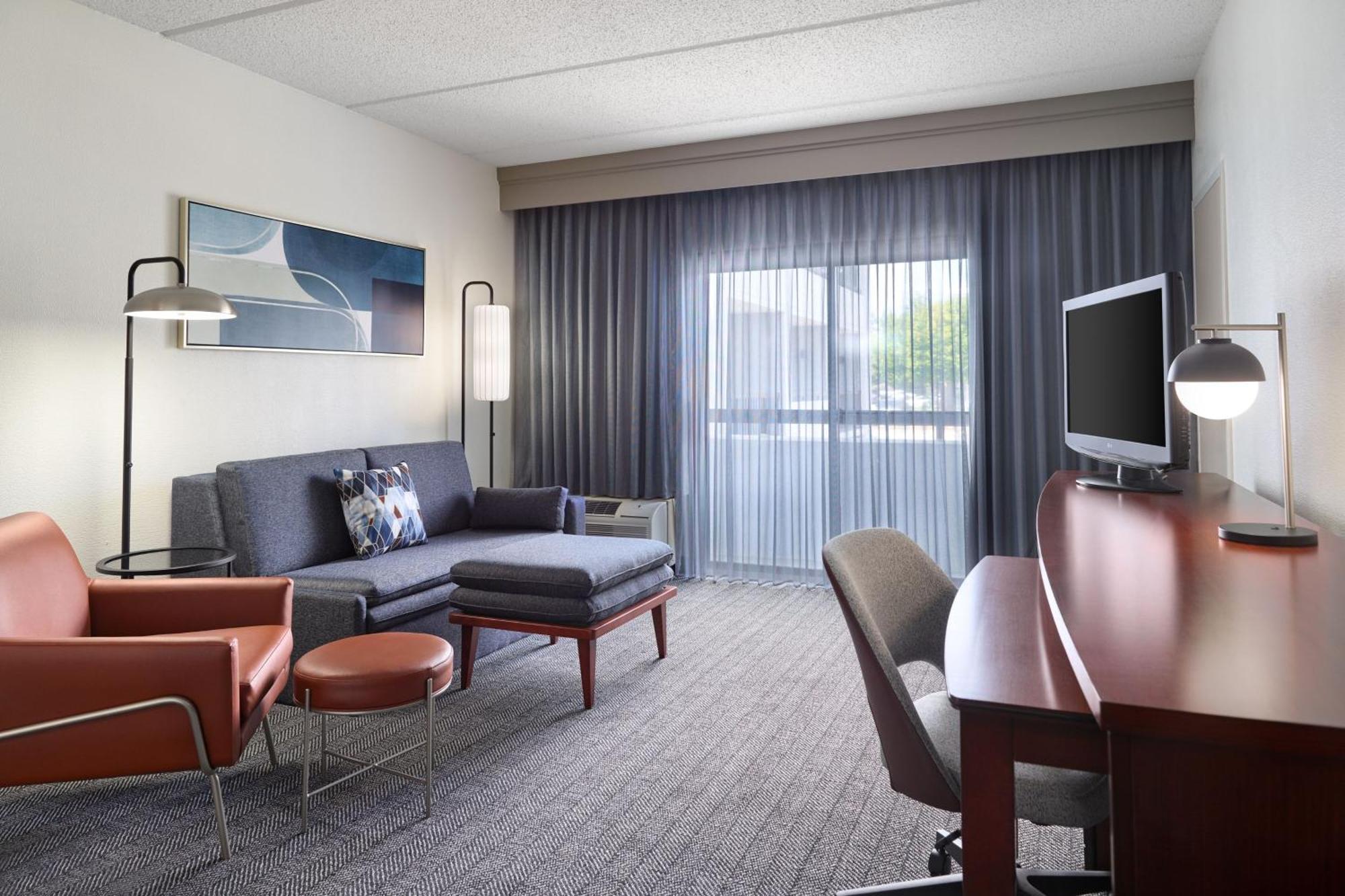 Courtyard By Marriott Atlanta Executive Park/Emory Hotell Exteriör bild