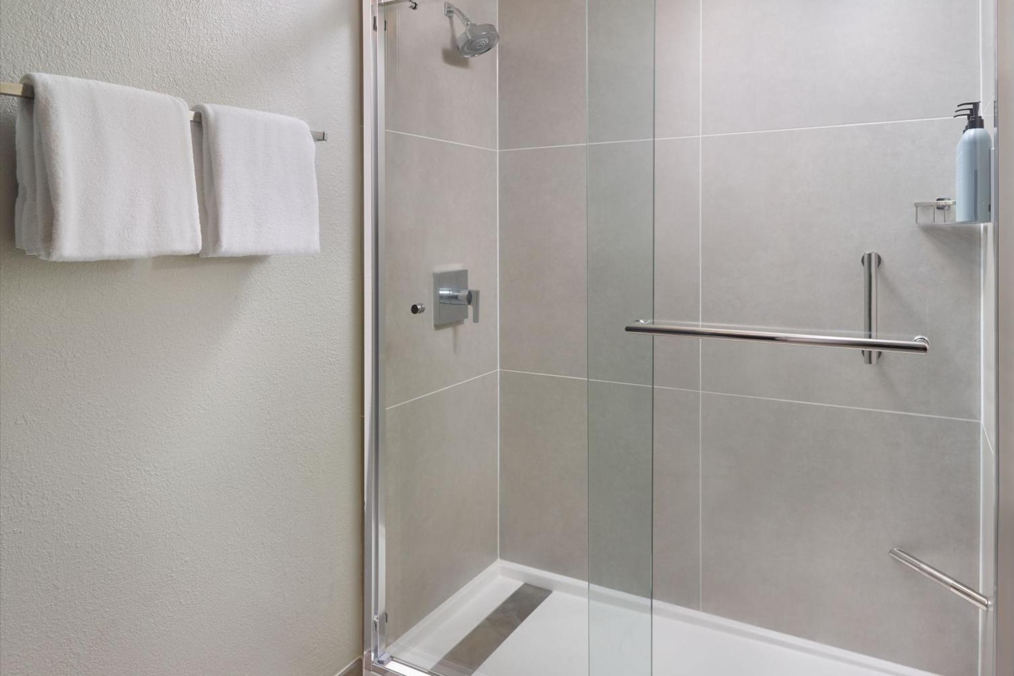Courtyard By Marriott Atlanta Executive Park/Emory Hotell Exteriör bild