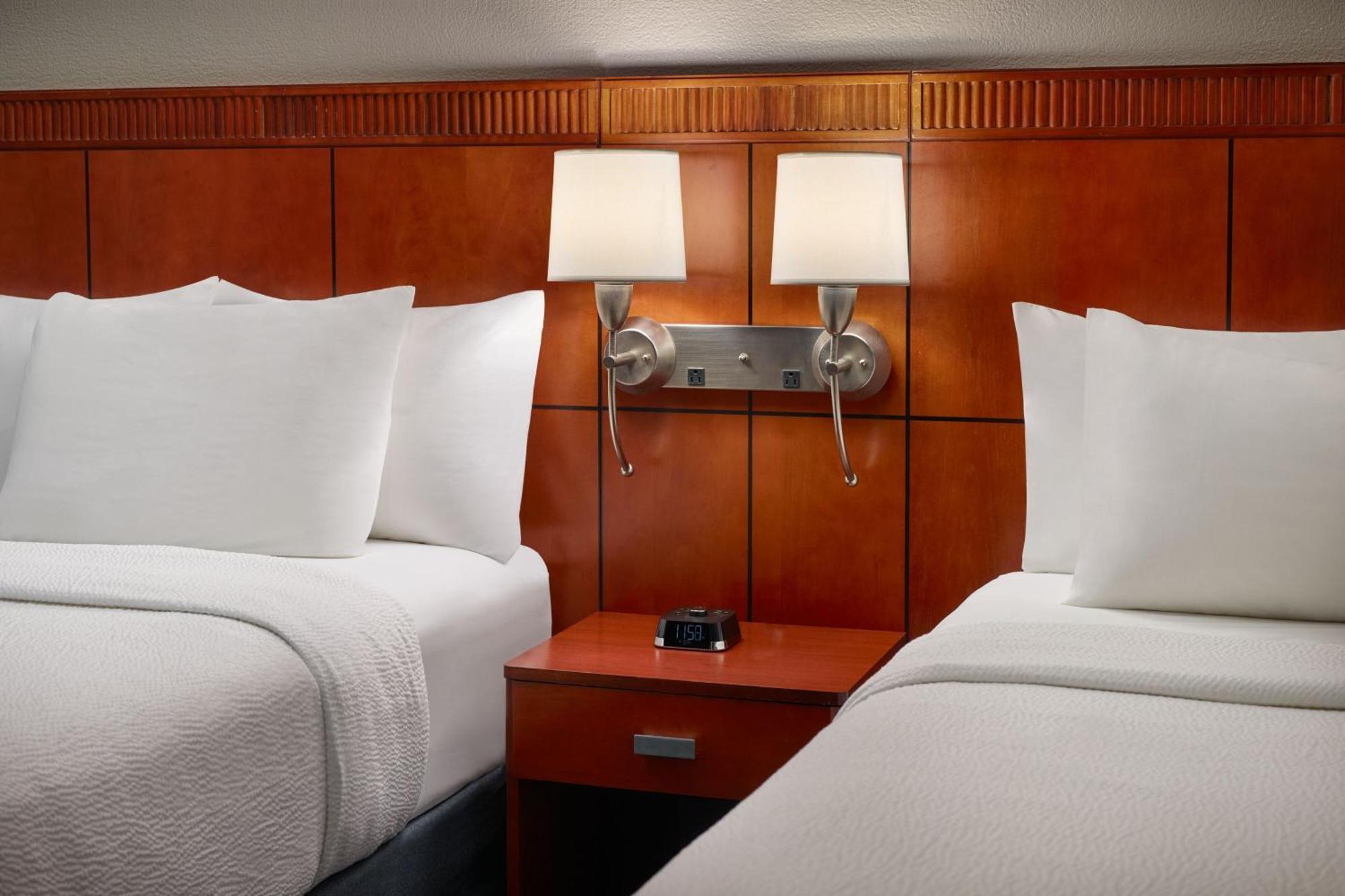 Courtyard By Marriott Atlanta Executive Park/Emory Hotell Exteriör bild
