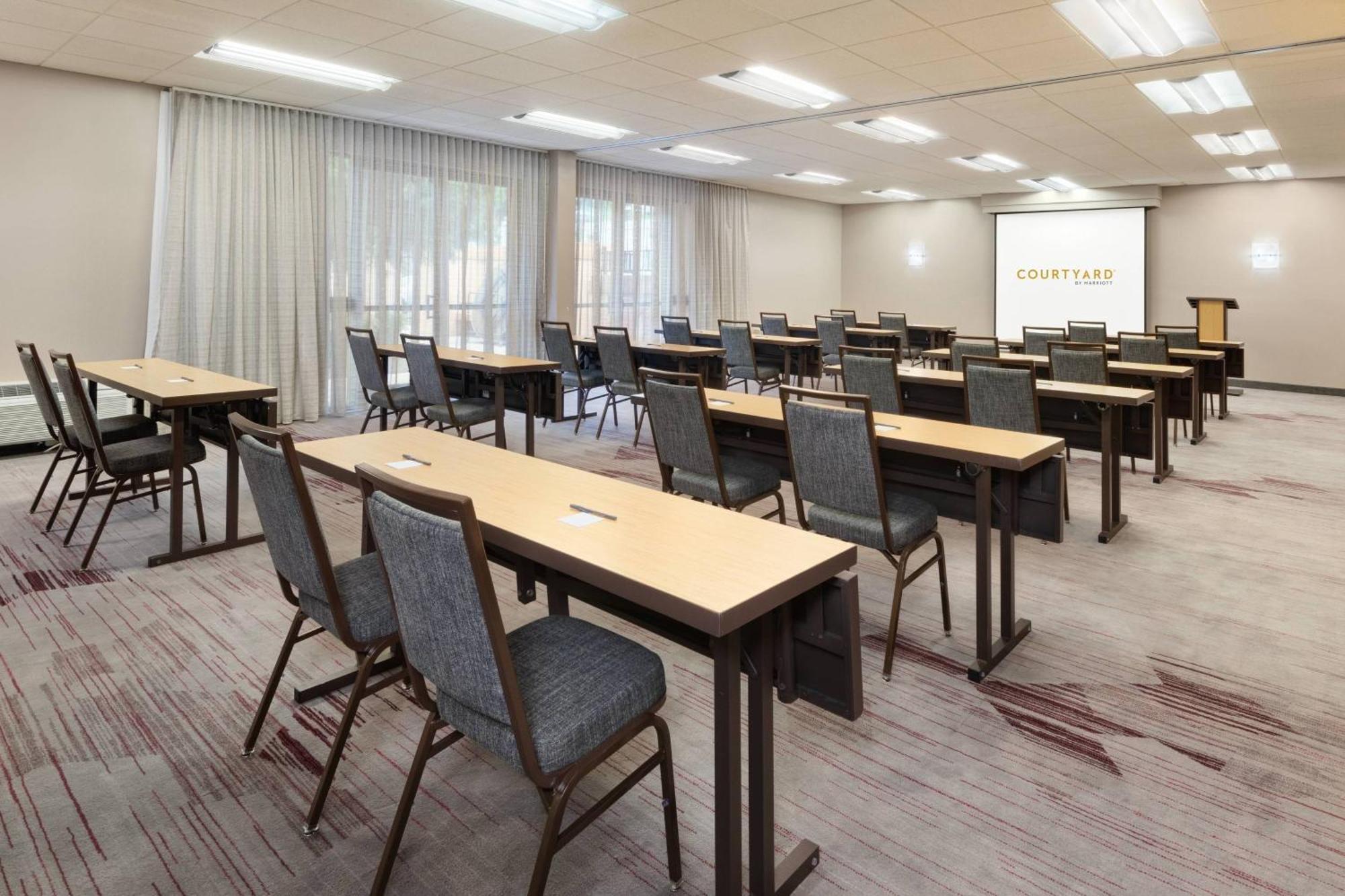 Courtyard By Marriott Atlanta Executive Park/Emory Hotell Exteriör bild