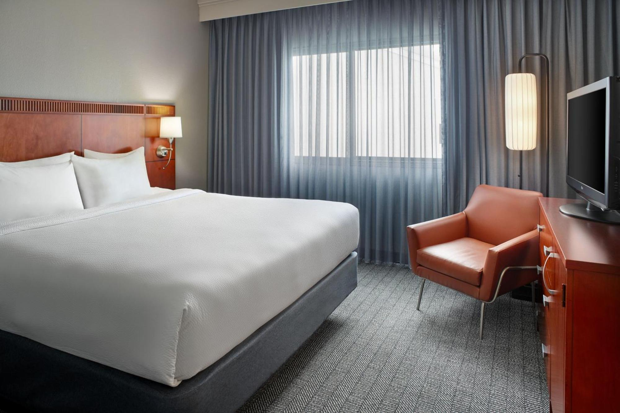 Courtyard By Marriott Atlanta Executive Park/Emory Hotell Exteriör bild