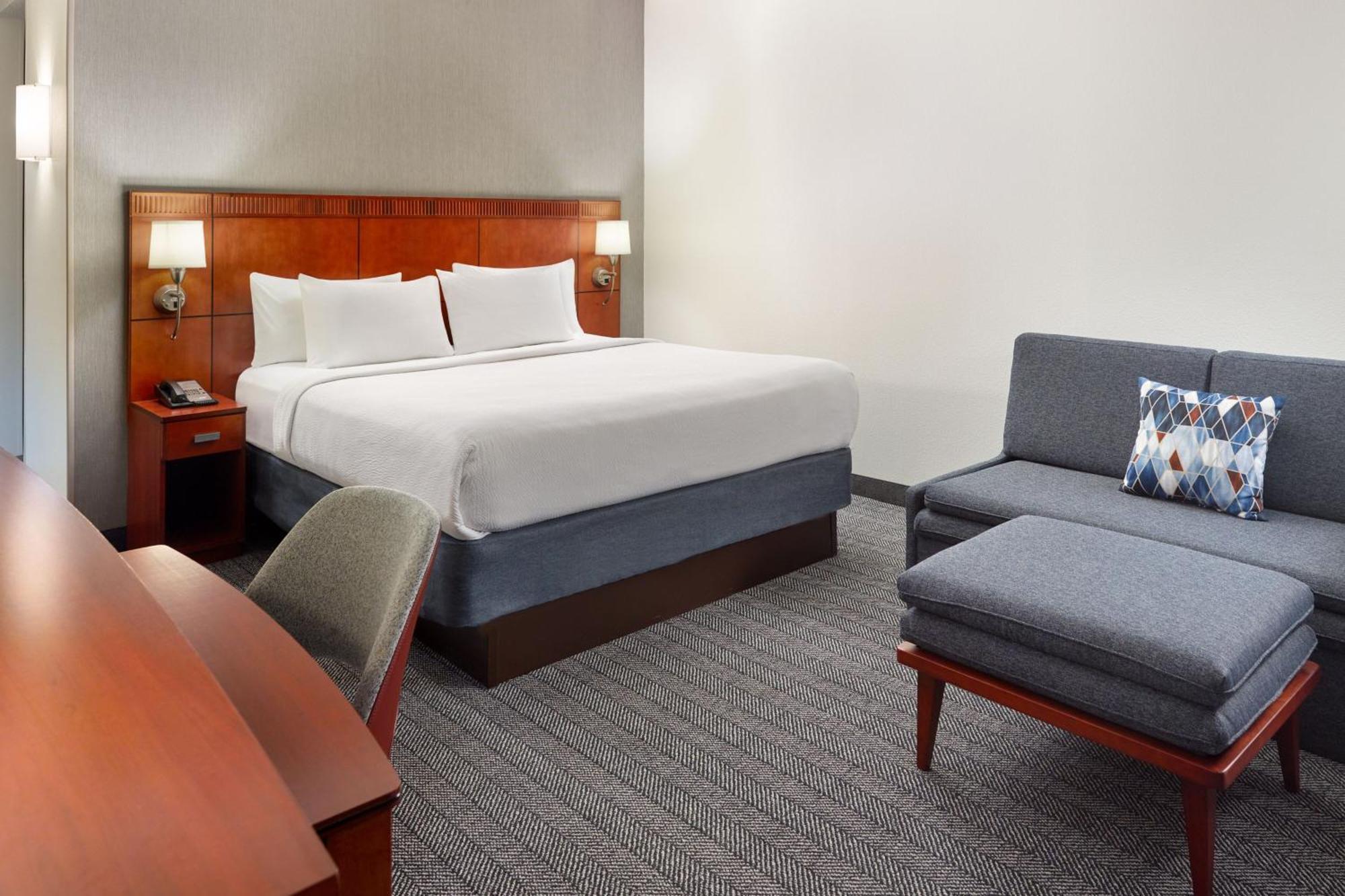 Courtyard By Marriott Atlanta Executive Park/Emory Hotell Exteriör bild