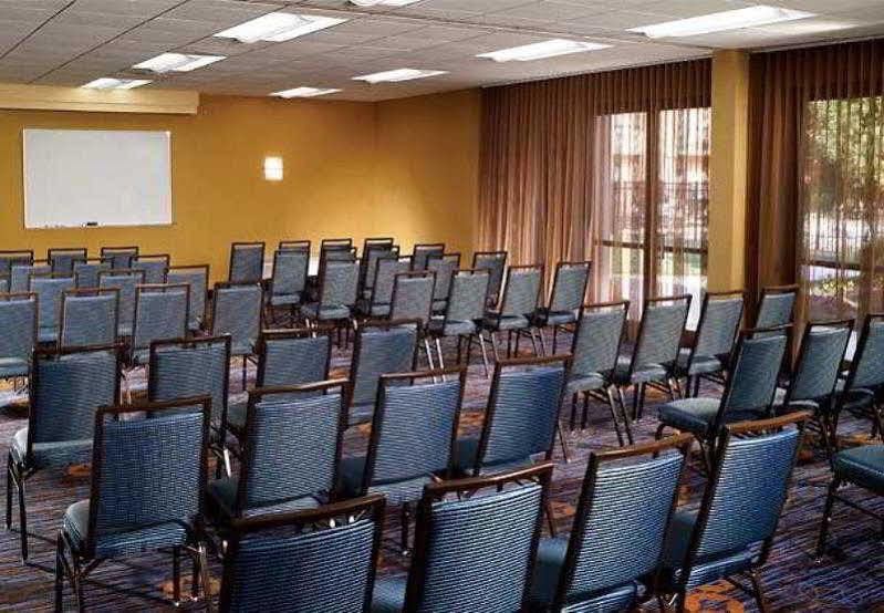 Courtyard By Marriott Atlanta Executive Park/Emory Hotell Exteriör bild